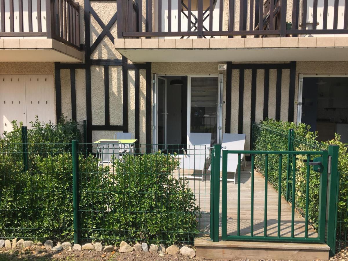 Studio Front De Mer Avec Terrasse Et Acces Direct Plage A Merville-Franceville - Fr-1-487-329 Ngoại thất bức ảnh